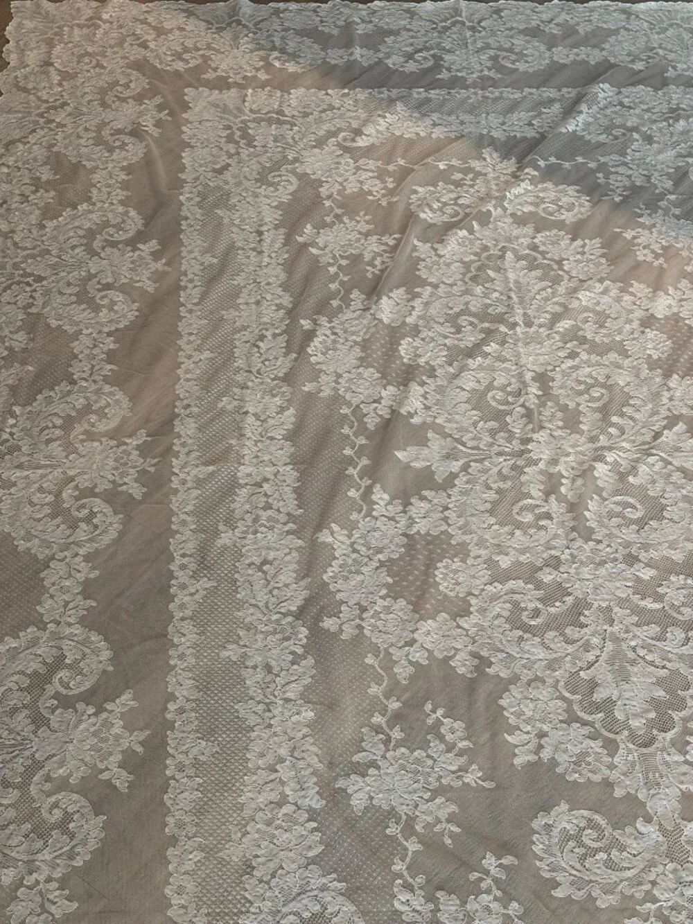 French Alençon Style Lace Tablecloth 72x104 Ivory Vintage Cottage Romantic
